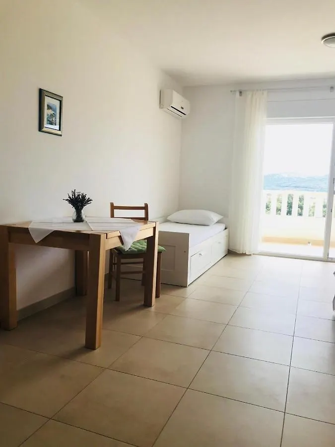 Apartments Villa Marie Seget Vranjica 0*,